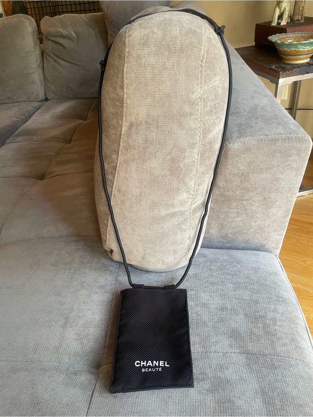 CHANEL BEAUTE BLACK PASSPORT/PHONE HOLDER POUCH BAG